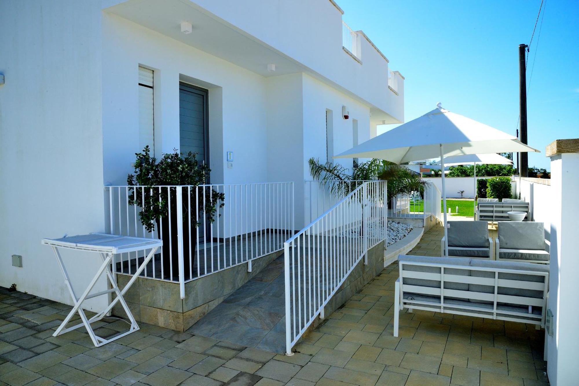 B&B Domus Terra Mare Торре-Сан-Джованни-Удженто Экстерьер фото